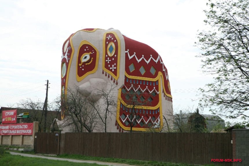 Дом в виде слона на Новорязанском шоссе — китч или шедевр