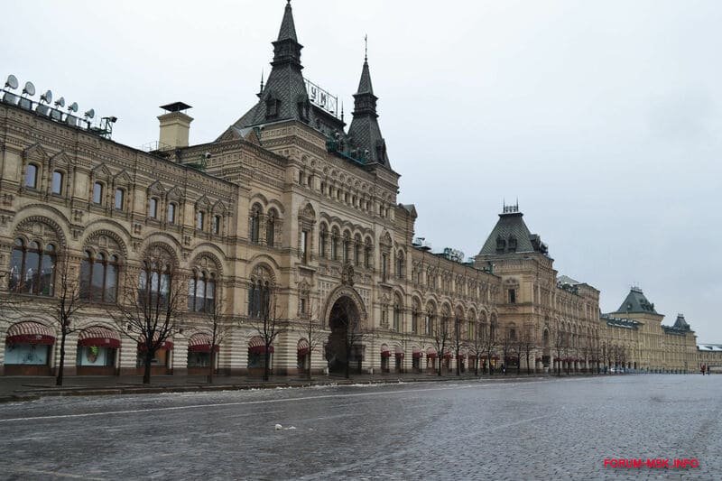 Верхние торговые ряды на красной площади в москве построены по проекту архитектора