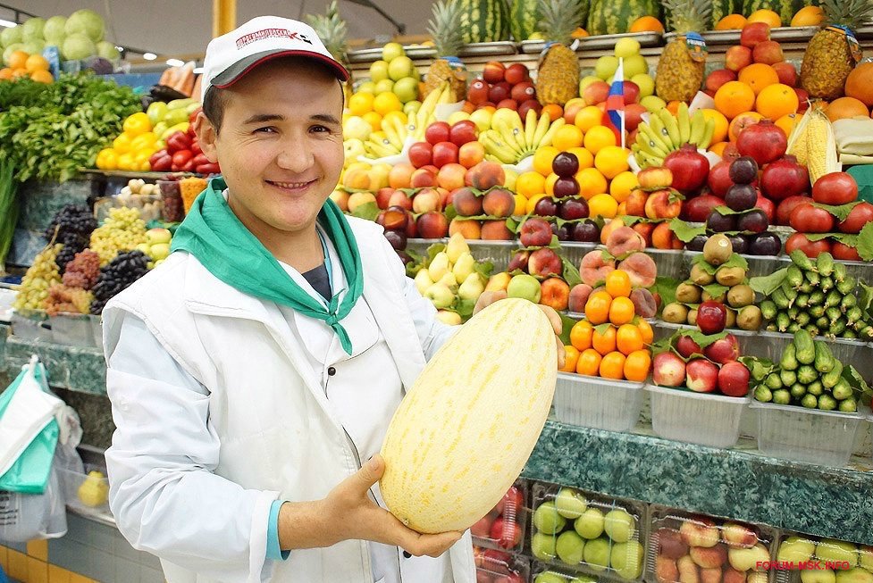 Москва продавец фруктов