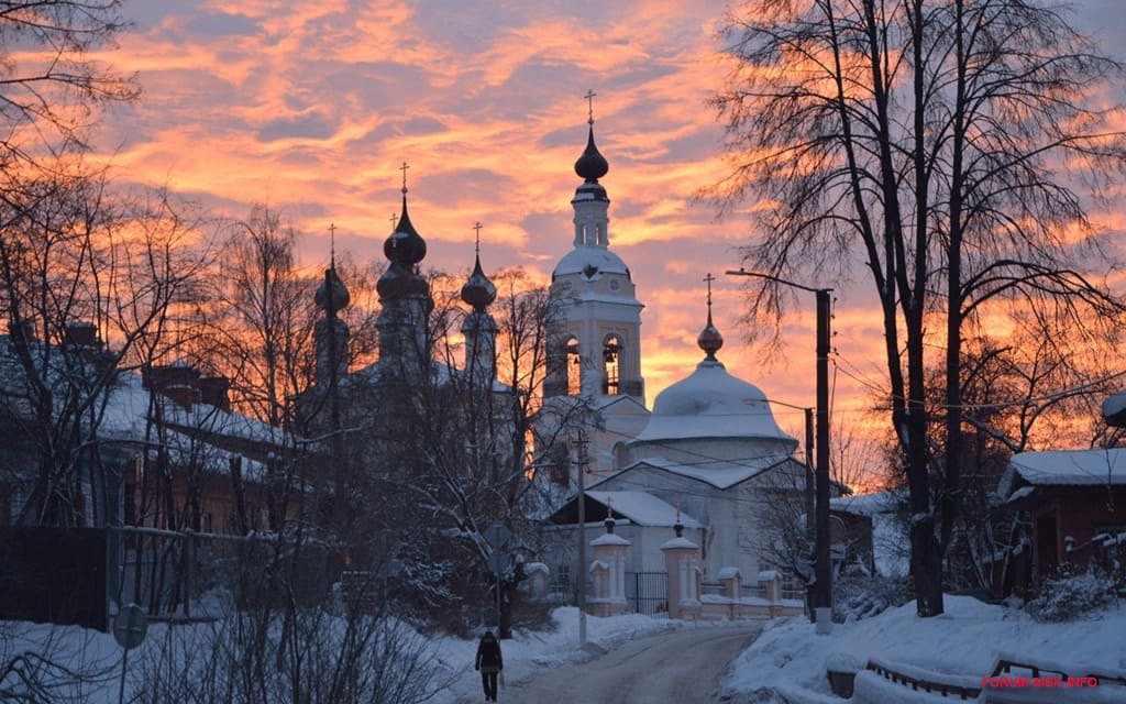 Плес зимой. Зимний Плес Ивановская область. Плес Иваново зима. Плёс город зима.