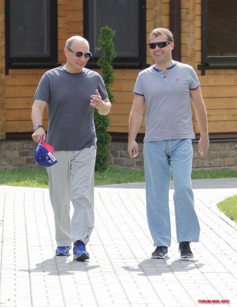 Путин И Медведев Фото В Полный Рост
